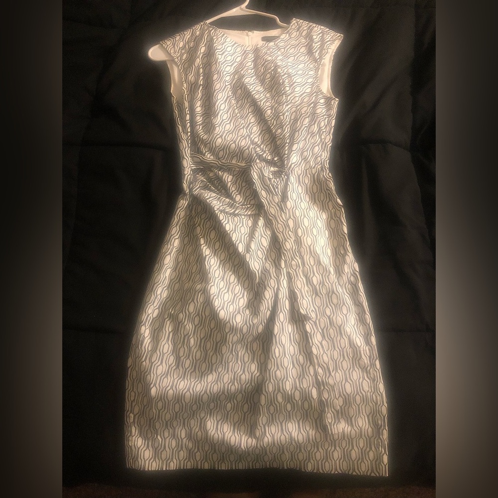 Ann Taylor White/Navy Geometric Sheath Dress Sz 2